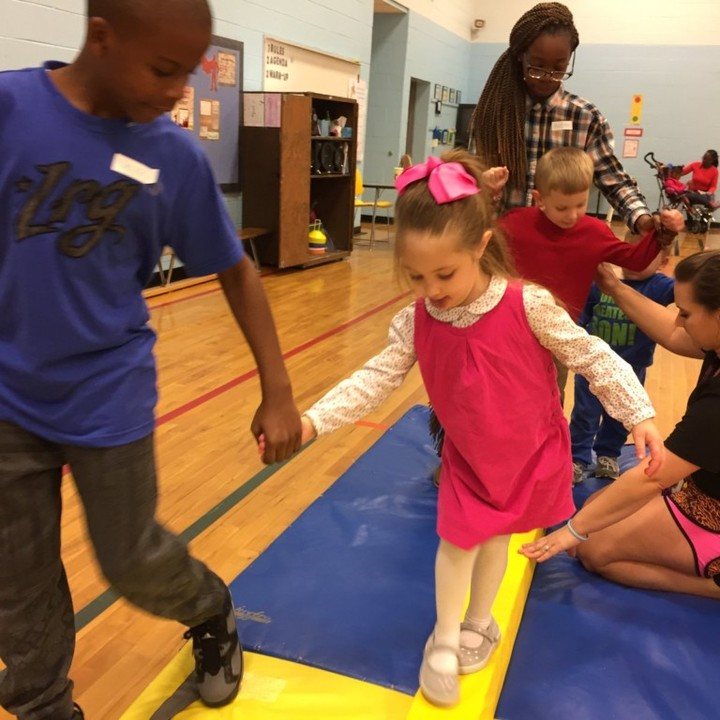 Club Au-Some Middle schoolers taking care of Preschoolers